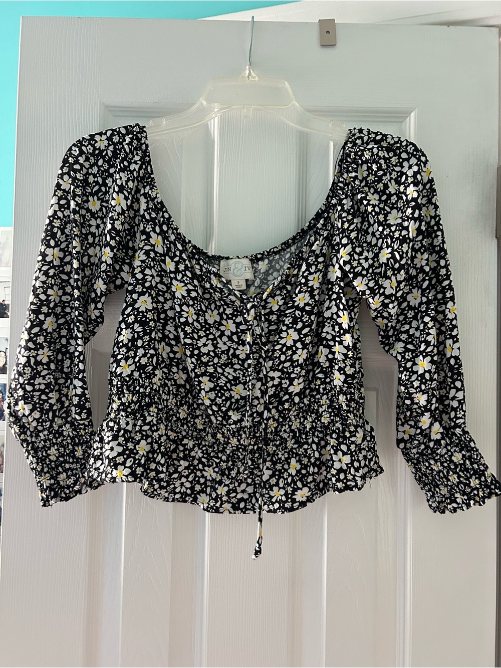Smocked Waist Floral Crop Top - Black Daisy
